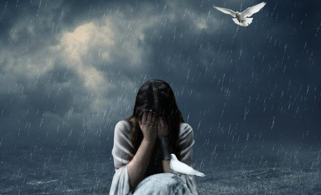Hình ảnh buồn khóc trong mưa đầy suy tư khi yêu