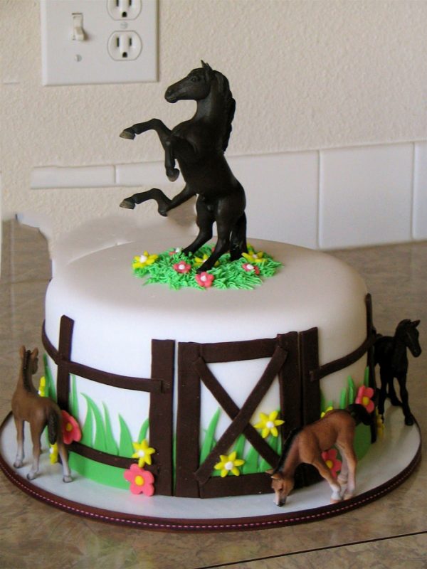 909+ Hình ảnh bánh sinh nhật con ngựa cho người tuổi ngọ cute nhất