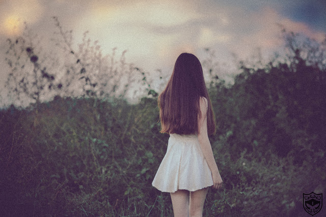 Ngắm loạt hình ảnh cô gái cô đơn một mình khiến bạn cảm động